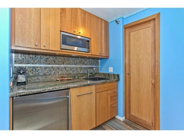 Waikiki Studio Steps To Beach-Mall Free Parking-Wifi Гонолулу Номер фото